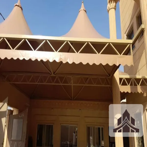 حلول مبتكرة وعصرية للمظلات الهرمية الحديثة